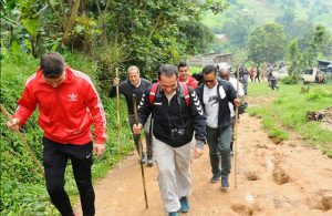 Barcelona Legends Visit Bwindi